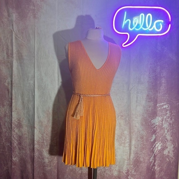 Les Friday- Amber Dress - Picture 1 of 5